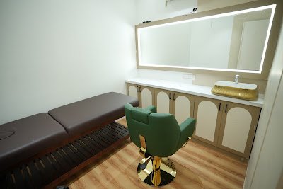 Salon Gallery Image